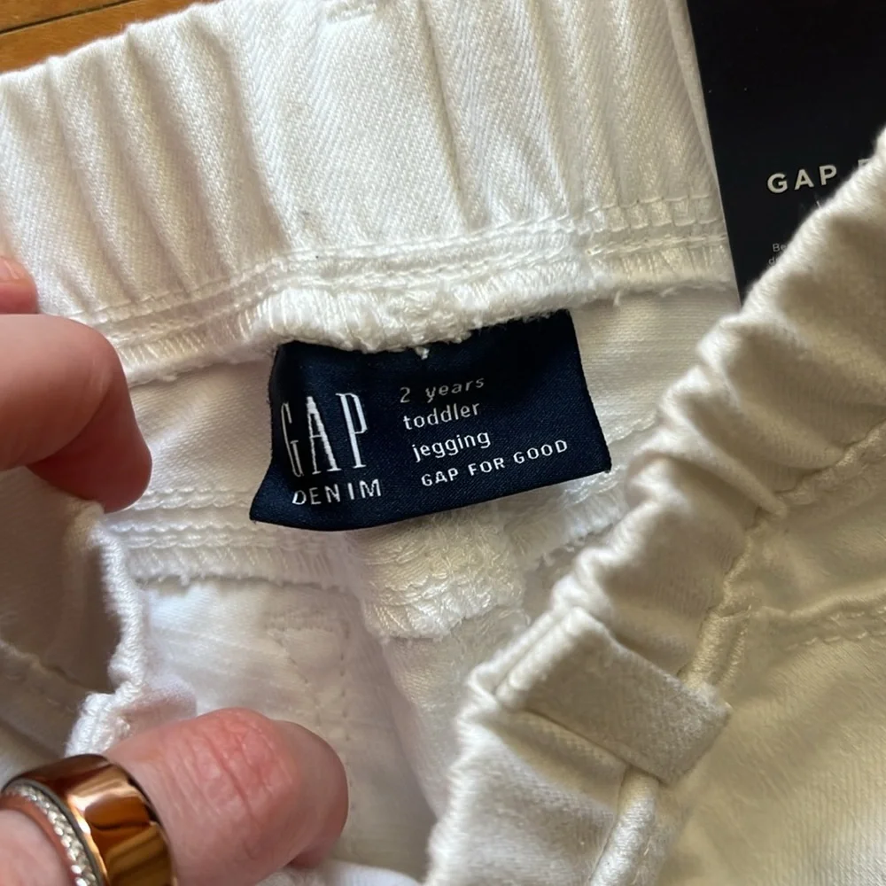GAP nwt white